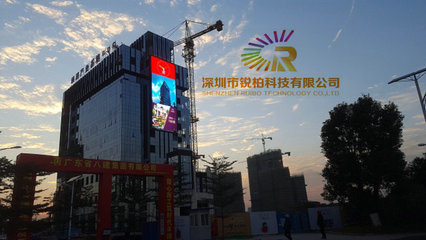 德陽DJ臺(tái)酒吧LED設(shè)計(jì)與高清背景屏、異形屏創(chuàng)新應(yīng)用